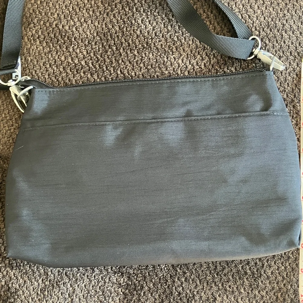 Baggalini crossbody purse - Picture 7 of 7